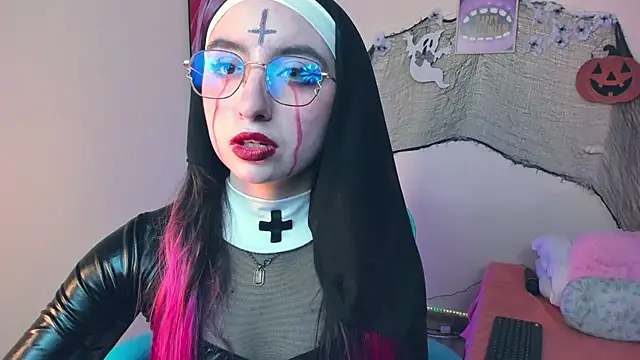 Snapshot of Julieta_cott chatting on October 31, 2025, 12:18 am Julieta cott online show from October 31, 2025, 12:18 am