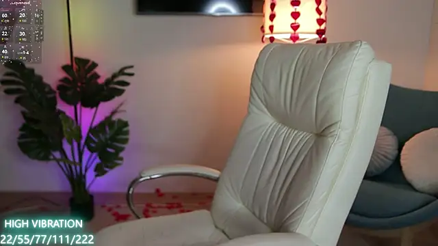 Selena Lily online show from February 23, 2025, 7:17 pm