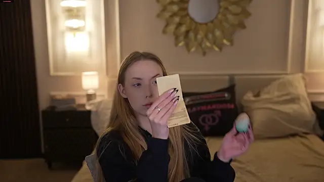 Snapshot of Linda054 chatting on November 30, 2025, 12:44 am Linda054 online show from November 30, 2025, 12:44 am