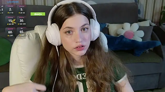 Sarah Supershy online show from November 25, 2025, 4:51 pm