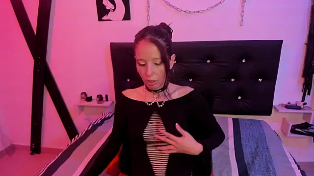 Little Naughtty online show from June 3, 2026, 1:56 pm