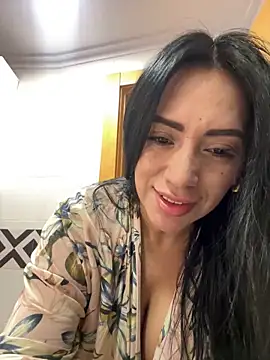 Snapshot of tamara_jay chatting on October 17, 2025, 9:45 am tamara jay online show from October 17, 2025, 9:45 am