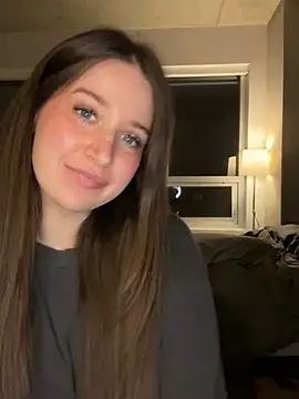 nerdynina online show from May 3, 2026, 12:27 am
