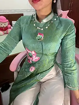 Snapshot of ___Erin___ chatting on July 22, 2026, 3:08 am Erin online show from July 22, 2026, 3:08 am