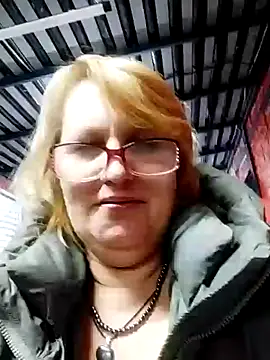 Snapshot of Forest-Lady chatting on February 21, 2025, 9:00 pm Forest-Lady online show from February 21, 2025, 9:00 pm