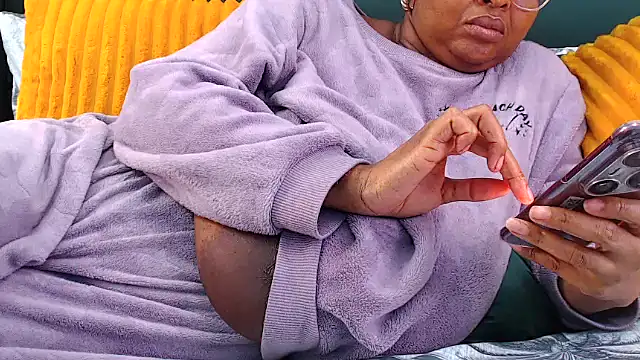 Snapshot of GoddessTitts chatting on November 29, 2025, 11:21 am GoddessTitts online show from November 29, 2025, 11:21 am