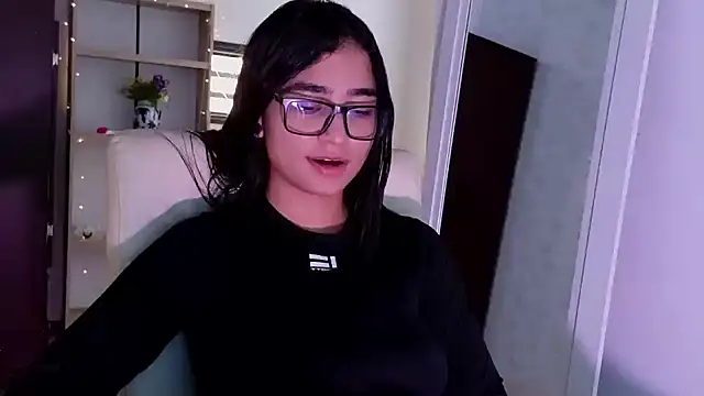 thalia 066 online show from December 10, 2024, 4:38 pm