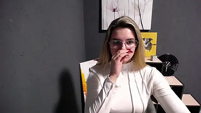 lady olivia  online show from February 17, 2026, 2:25 pm