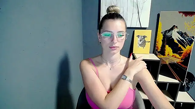Snapshot of lady_olivia_ chatting on June 24, 2026, 12:37 pm lady olivia online show from June 24, 2026, 12:37 pm