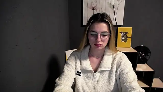 lady olivia  online show from April 22, 2026, 5:31 pm