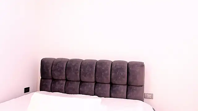 Snapshot of Alisson_zambrano chatting on July 11, 2026, 7:58 pm Alisson zambrano online show from July 11, 2026, 7:58 pm
