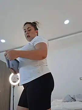 Snapshot of Alisson_zambrano chatting on June 27, 2026, 9:54 pm Alisson zambrano online show from June 27, 2026, 9:54 pm