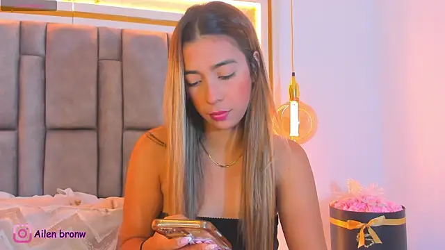 Snapshot of elianabrown chatting on October 7, 2025, 8:54 pm elianabrown online show from October 7, 2025, 8:54 pm