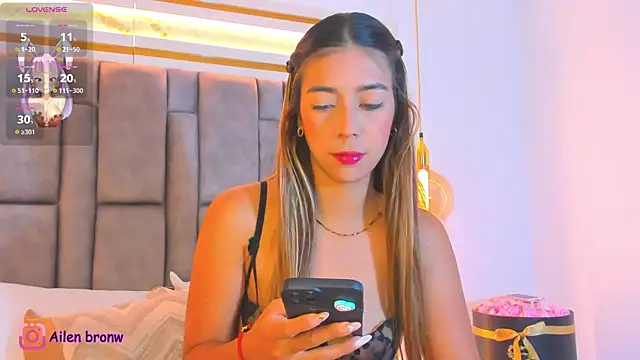 Snapshot of elianabrown chatting on November 11, 2025, 9:31 pm elianabrown online show from November 11, 2025, 9:31 pm