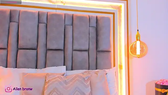 Snapshot of elianabrown chatting on November 22, 2025, 11:25 pm elianabrown online show from November 22, 2025, 11:25 pm