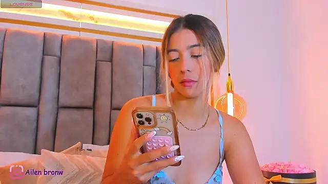 Snapshot of elianabrown chatting on October 17, 2025, 11:17 pm elianabrown online show from October 17, 2025, 11:17 pm