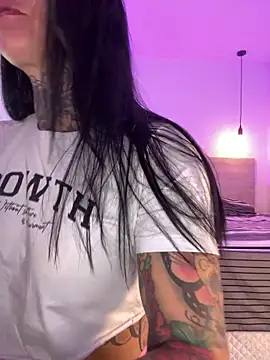 Snapshot of YasmimBrasil chatting on November 10, 2025, 4:45 pm YasmimBrasil online show from November 10, 2025, 4:45 pm