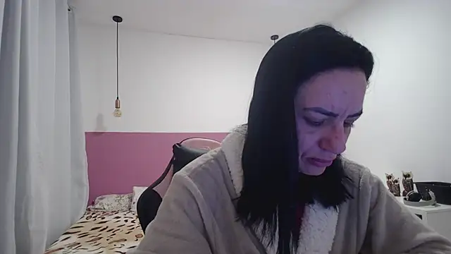 YasmimBrasil online show from July 10, 2026, 6:46 am