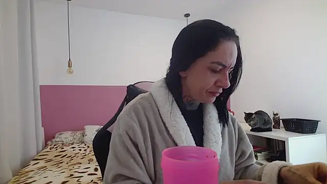 YasmimBrasil online show from July 7, 2026, 6:05 am