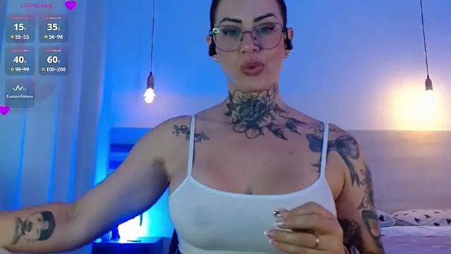 Snapshot of YasmimBrasil chatting on October 11, 2025, 9:21 am YasmimBrasil online show from October 11, 2025, 9:21 am