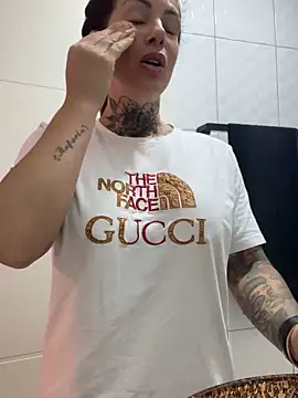 Snapshot of YasmimBrasil chatting on October 30, 2025, 8:23 am YasmimBrasil online show from October 30, 2025, 8:23 am