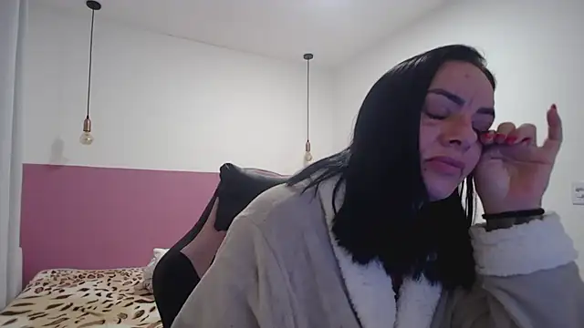 YasmimBrasil online show from July 5, 2026, 5:36 am