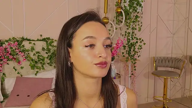 Lolly Neal online show from September 24, 2025, 5:03 am