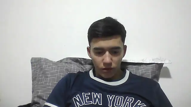 Snapshot of Estebitan_vm chatting on November 23, 2025, 2:32 am Estebitan vm online show from November 23, 2025, 2:32 am