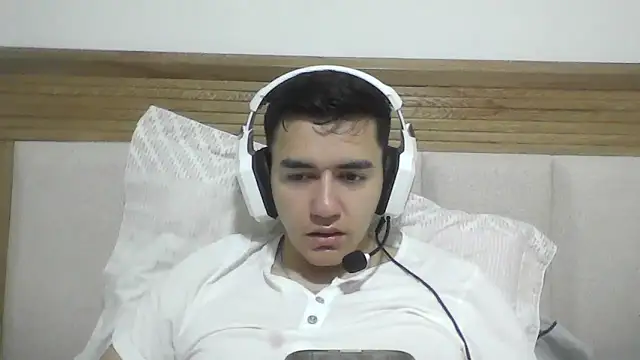 Snapshot of Estebitan_vm chatting on March 31, 2026, 4:58 am Estebitan vm online show from March 31, 2026, 4:58 am