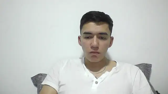 Snapshot of Estebitan_vm chatting on November 18, 2025, 3:21 am Estebitan vm online show from November 18, 2025, 3:21 am