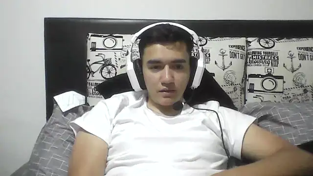 Snapshot of Estebitan_vm chatting on March 25, 2026, 5:18 am Estebitan vm online show from March 25, 2026, 5:18 am