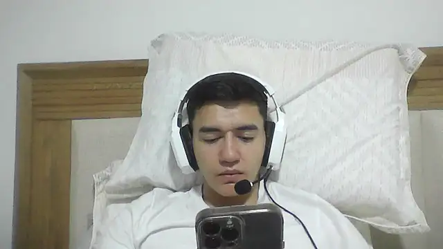 Snapshot of Estebitan_vm chatting on March 30, 2026, 5:09 am Estebitan vm online show from March 30, 2026, 5:09 am