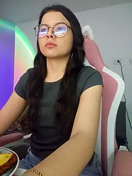 Snapshot of azumiichan chatting on October 21, 2025, 12:00 am azumiichan online show from October 21, 2025, 12:00 am