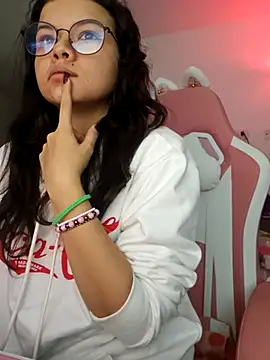 azumiichan online show from February 25, 2026, 12:33 am