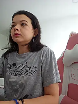 Snapshot of azumiichan chatting on October 25, 2025, 1:45 pm azumiichan online show from October 25, 2025, 1:45 pm