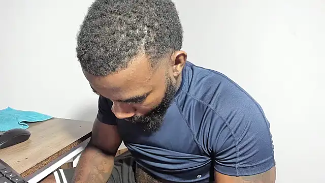 Snapshot of Freedom_24 chatting on December 1, 2025, 8:53 pm Freedom 24 online show from December 1, 2025, 8:53 pm