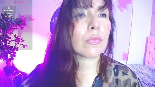 evelyn mature19 online show from September 26, 2025, 6:26 pm