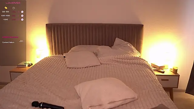 arielbell  online show from November 5, 2025, 7:11 am