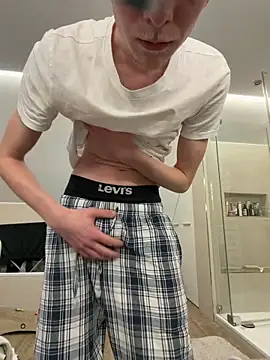 xxtwinkxxx online show from February 14, 2026, 3:34 pm