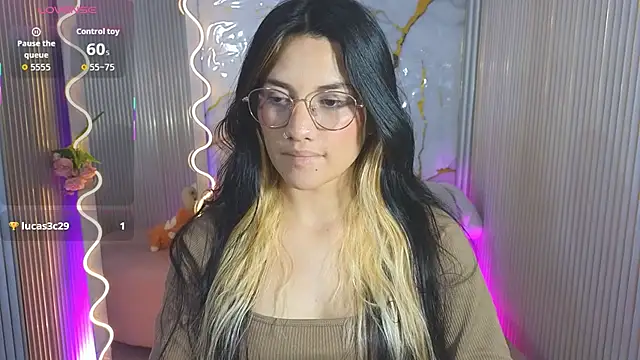 Chiara tay online show from April 23, 2026, 7:15 pm