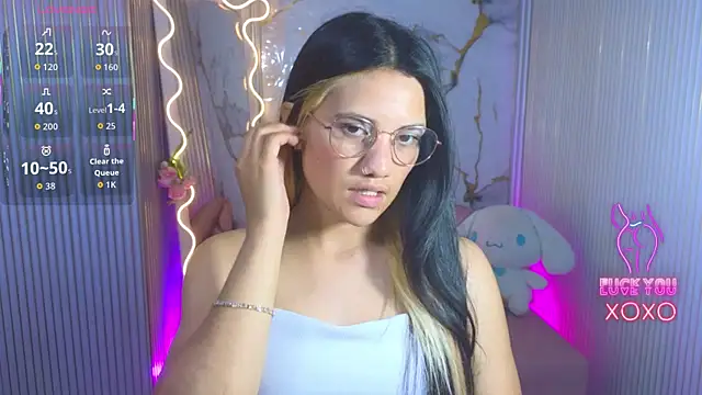 Chiara tay online show from April 18, 2026, 7:58 pm