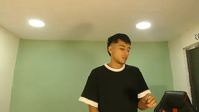 danielitopapuu online show from December 16, 2025, 12:59 am