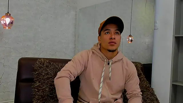 Bryson Collins  online show from February 10, 2025, 11:15 am