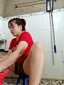 Lini Ery online show from March 2, 2025, 5:54 am
