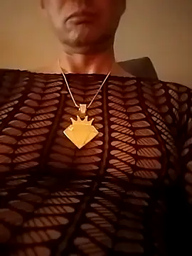 Snapshot of McdyllanXX chatting on April 12, 2026, 2:04 am McdyllanXX online show from April 12, 2026, 2:04 am