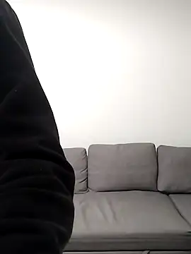 Snapshot of McdyllanXX chatting on March 28, 2026, 10:33 pm McdyllanXX online show from March 28, 2026, 10:33 pm