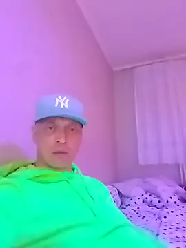 Snapshot of McdyllanXX chatting on March 10, 2026, 11:53 pm McdyllanXX online show from March 10, 2026, 11:53 pm