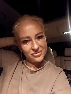 Snapshot of blonda-sexy chatting on November 2, 2025, 5:29 pm blonda-sexy online show from November 2, 2025, 5:29 pm