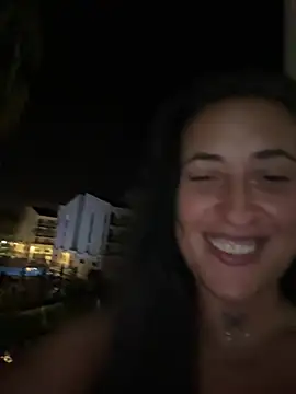 Snapshot of CarolaDrago chatting on June 24, 2026, 10:51 pm CarolaDrago online show from June 24, 2026, 10:51 pm