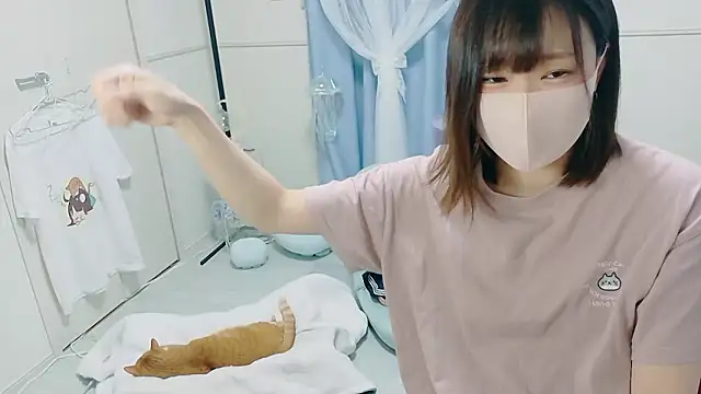 Snapshot of MEI--55 chatting on October 17, 2025, 9:12 am MEI--55 online show from October 17, 2025, 9:12 am